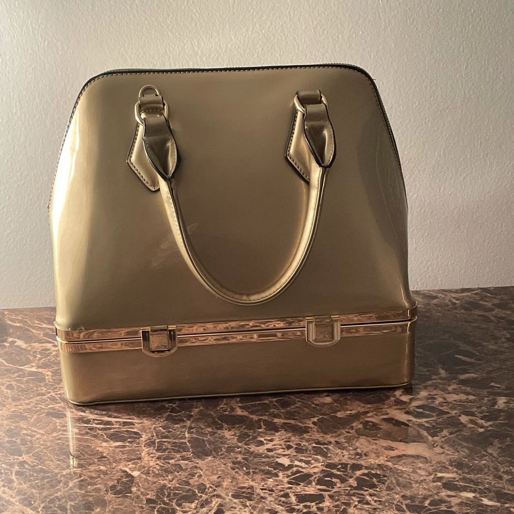 Bundle of purses